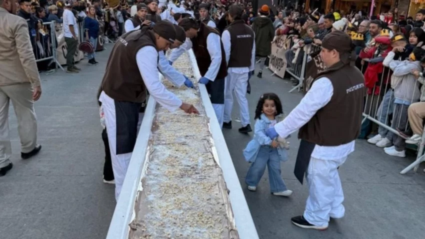 Bariloche fabricó la barra de chocolate más larga del mundo: 220 metros a puro sabor