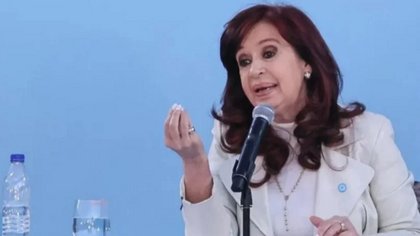 Cristina volvió a cruzar al Gobierno: “A la mayoría de los argentinos no les alcanza”