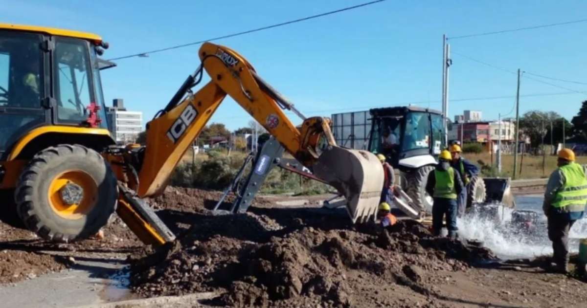 Diez barrios de Neuquén están sin agua por la rotura de un caño