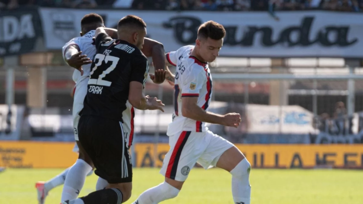 Riestra y San Lorenzo aburrieron en el Bajo Flores