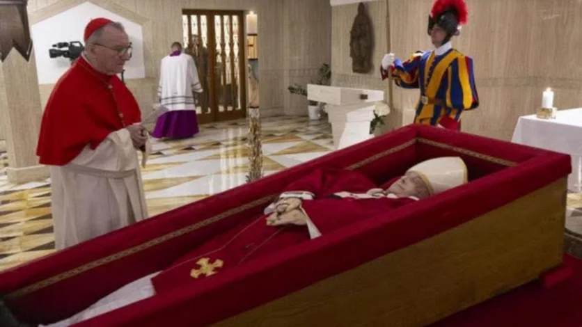 El Vaticano publicó las primeras fotos del papa Francisco tras su muerte