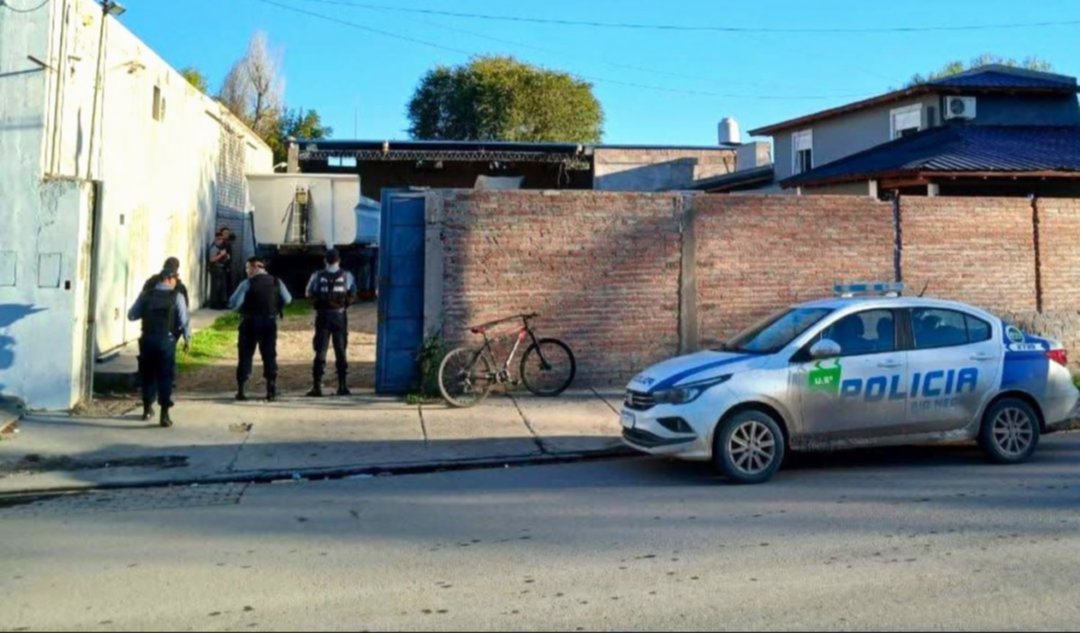 Tras un allanamiento encontraron en Regina una camioneta robada en Neuquén- Tras un allanamiento encontraron en Regina una camioneta robada en Neuquén