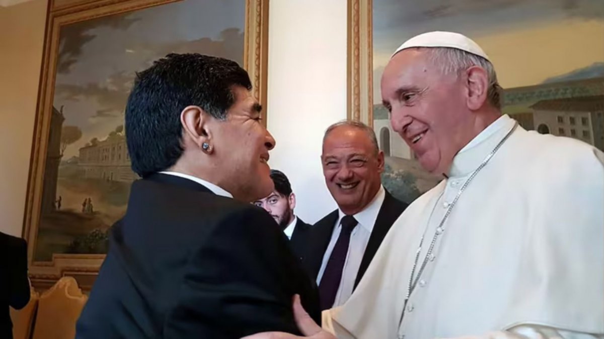 “Volví a la Iglesia gracias a Francisco”: El emotivo homenaje de Maradona al Papa argentino