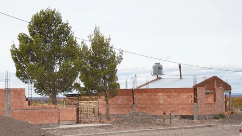 Con fondos recuperados, Neuquén lanza un plan para viviendas y créditos