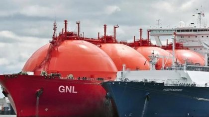 El Gobierno autorizó la libre exportación de GNL por 30 años desde Río Negro