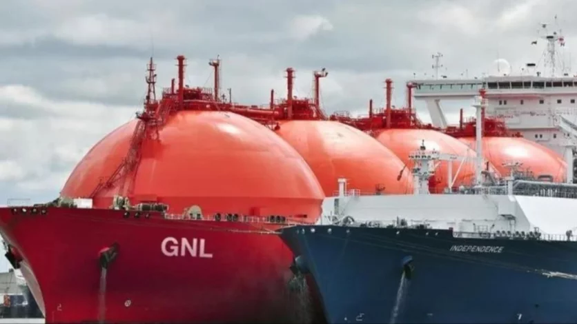 El Gobierno autorizó la libre exportación de GNL por 30 años desde Río Negro