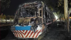 Incendiaron una formación del Tren del Valle y el servicio está en peligro