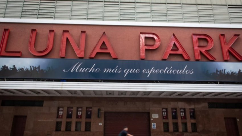 La muerte del Papa frenó la demolición del Luna Park y activó una auditoría
