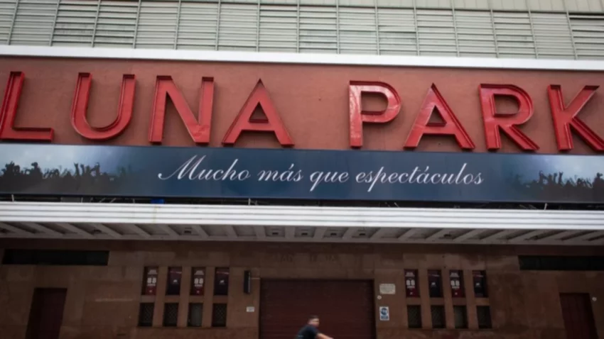 La muerte del Papa frenó la demolición del Luna Park y activó una auditoría