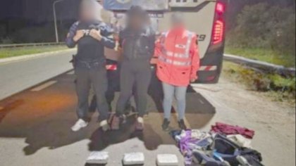 Viajaba en colectivo y en el bolso llevaba 6 kilos de marihuana