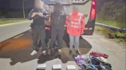 Viajaba en colectivo y en el bolso llevaba 6 kilos de marihuana