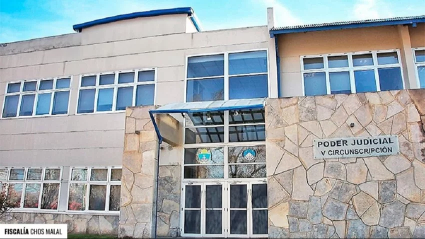 Amenazó a familiares con un cuchillo y el juez rechazó la prisión preventiva