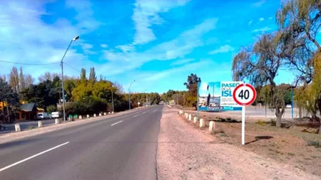 Buscan una familia solidaria para la niña que fue tirada por su madre en la ruta