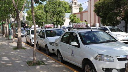 Uber llegó oficialmente a Cipolletti: qué cambia para los taxis