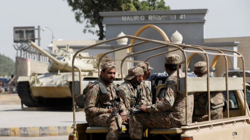 India atacó con misiles tres bases aéreas en Pakistán