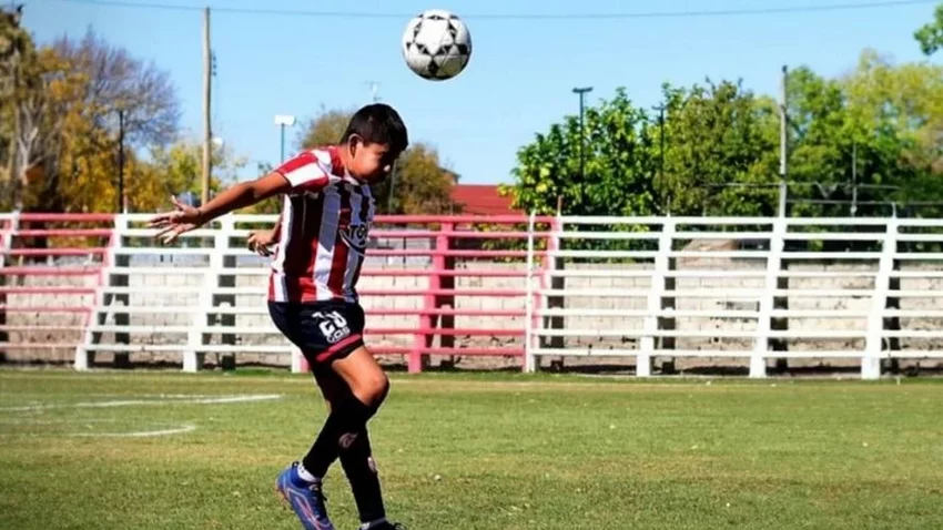 Murió electrocutado cuando intentaba recuperar una pelota de un techo