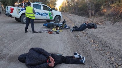 Persecución y captura en Roca: dos hombres detenidos tras intentar entrar a una vivienda