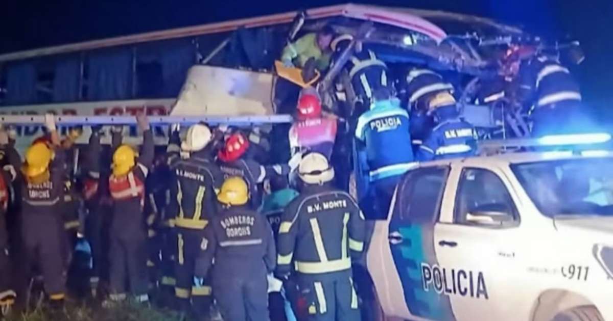 Choque fatal en San Miguel del Monte: al menos cuatro muertos y 16 ...