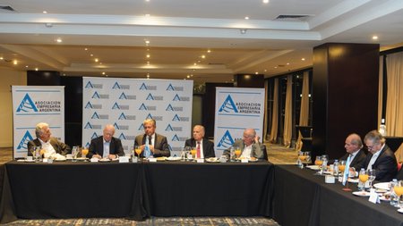 Figueroa ante empresarios vinculó a una Argentina mejor con una Neuquén mejor