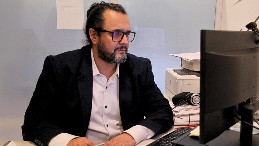 Lo filmaron mientras robaba un televisor en Neuquén: así lo identificaron