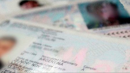 Su papá nunca se hizo cargo y decidió cambiarse el apellido