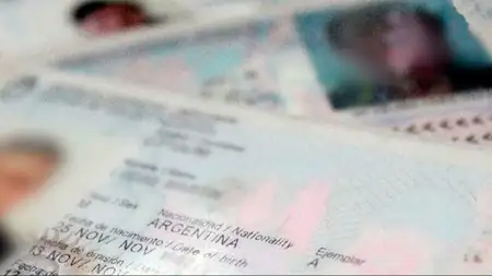 Su papá nunca se hizo cargo y decidió cambiarse el apellido