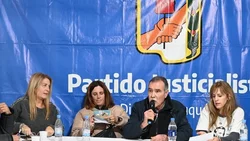 El peronismo neuquino debatió sin resultados, dividido en dos bandos