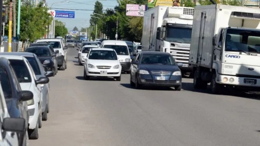 Neuquén quiere regular la carga y descarga de camiones en el centro