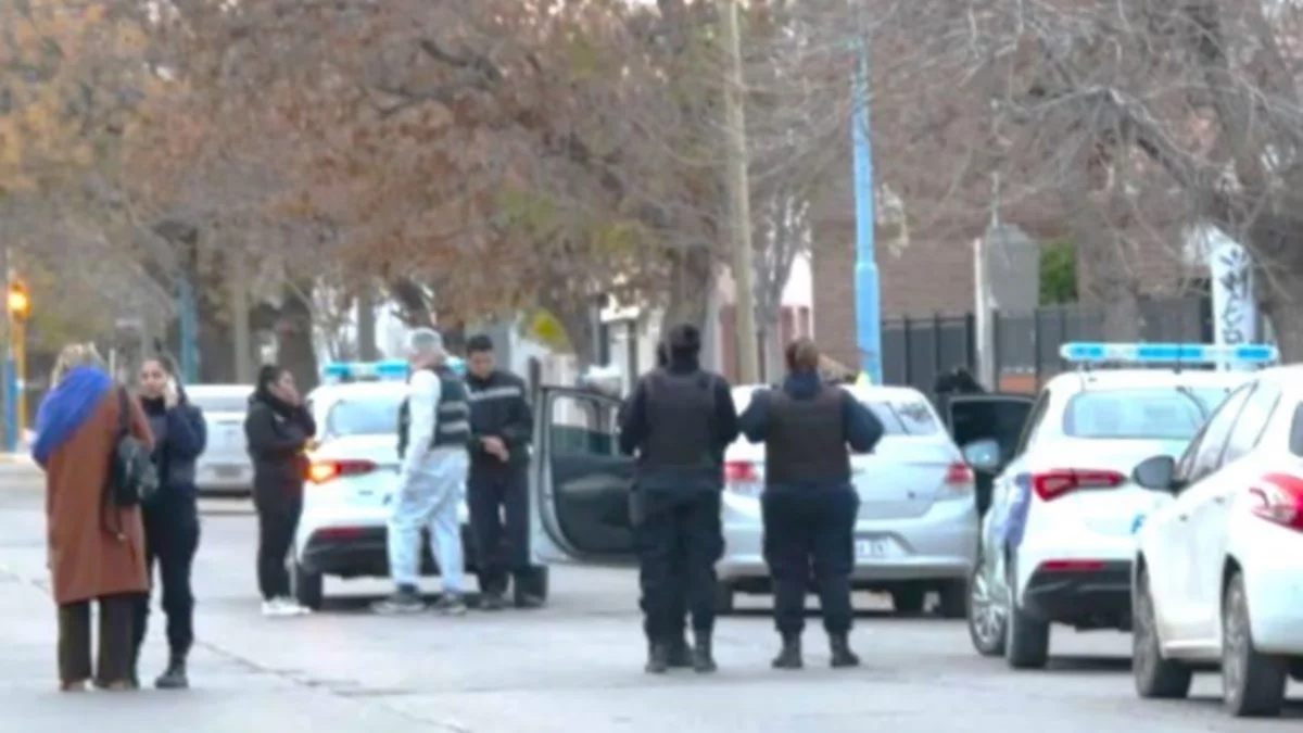 Indignación en Roca: robaron pertenencias del docente hallado muerto y buscan a un sospechoso