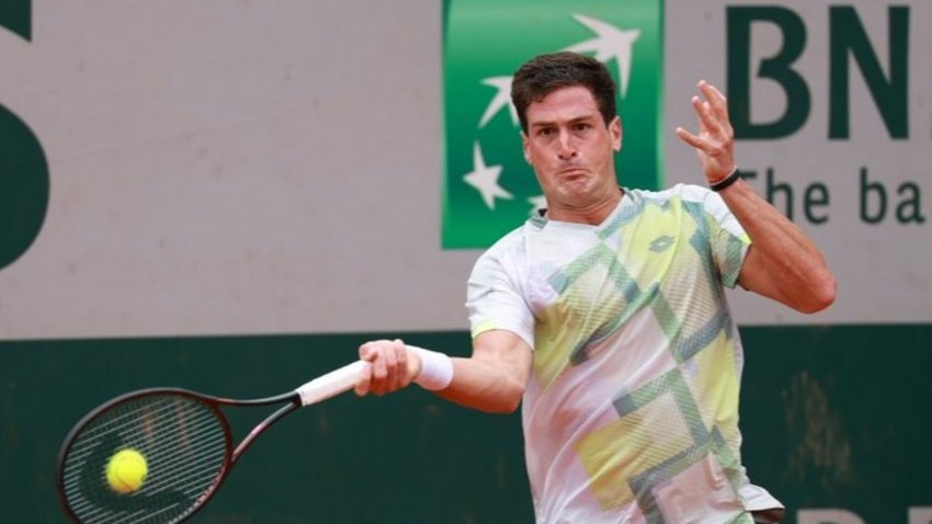 "Fede" Gómez arrancó con el pie derecho y pasó primera ronda