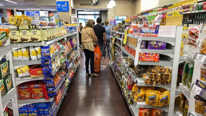 Los neuquinos compran menos comida: ventas en supermercados cayeron 7,9% en el primer trimestre