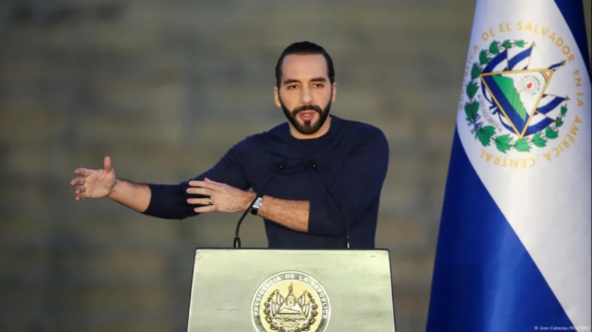Bukele dijo que no le importa que lo llamen dictador