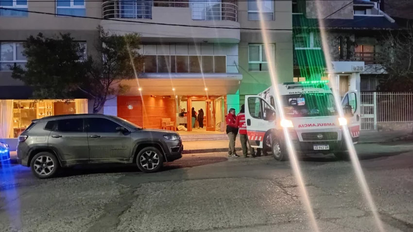 Un hombre se descompensó y murió en pleno centro de Neuquén