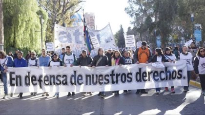 Aten a la cabeza de las protestas contra el fallo a Cristina: "la democracia está en riesgo"
