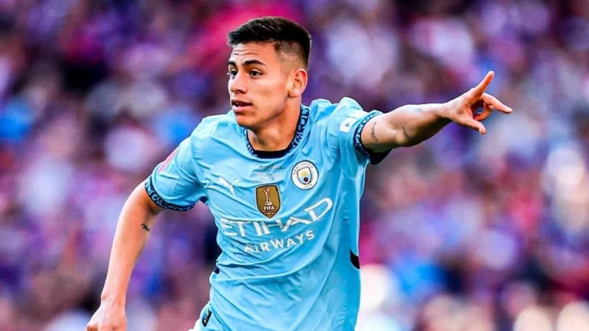 Diablito francés: Echeverri deja el City para ser compañero de Tagliafico y Almada