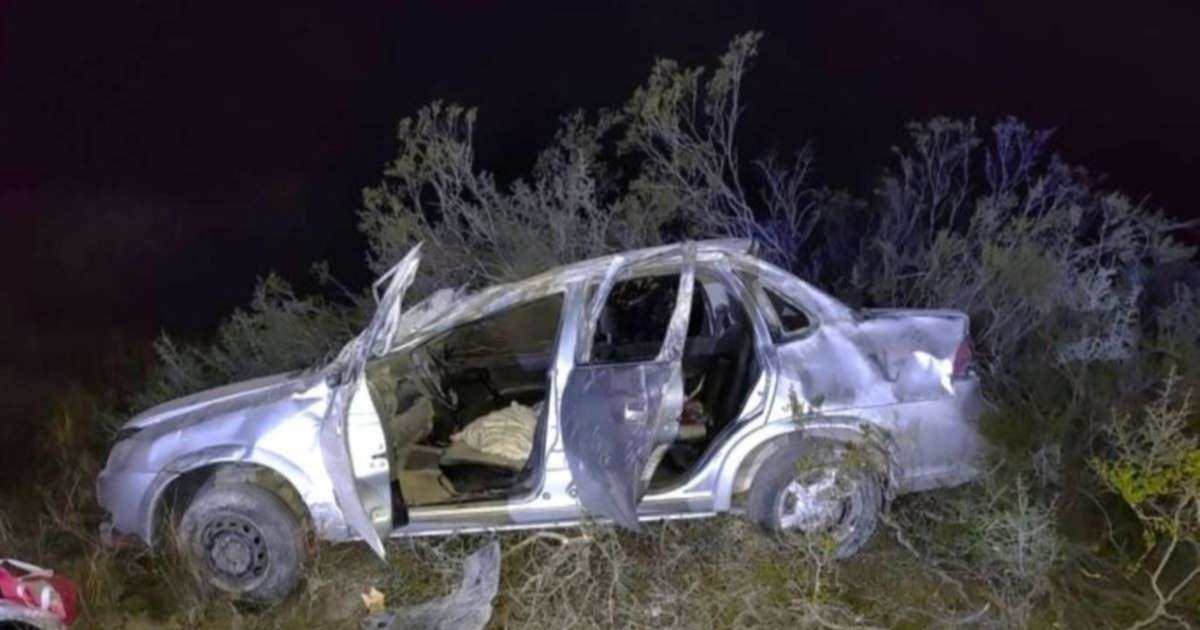 Descuido al volante provocó un vuelco en Ruta 2 y tres personas heridas