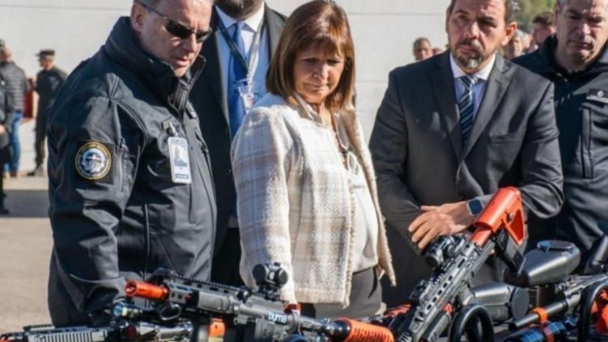 El Gobierno Nacional habilitó la compra de armas militares: quiénes pueden acceder