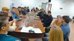 Intendentes del Alto Valle evalúan judicializar el reclamo por las obras paralizadas en la Ruta 22