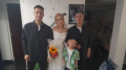 El motivo de los girasoles con los que la familia espera a Alison