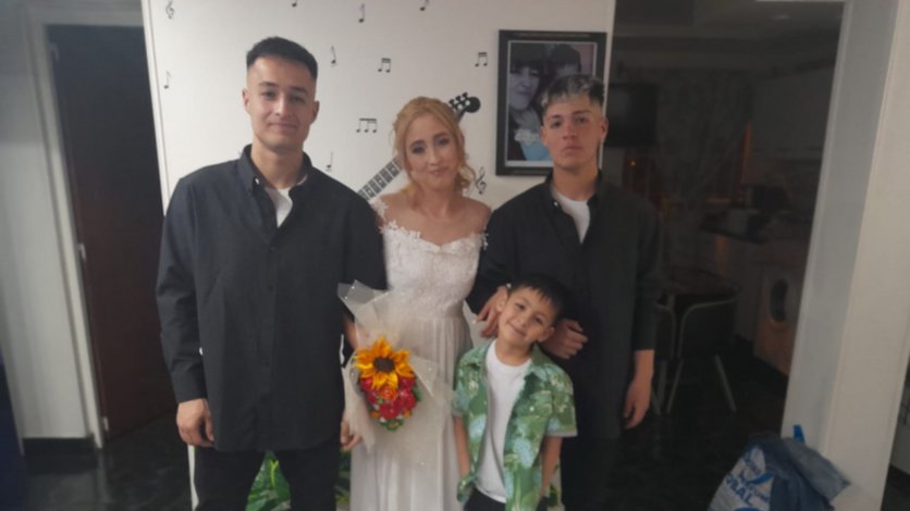 El motivo de los girasoles con los que la familia espera a Alison