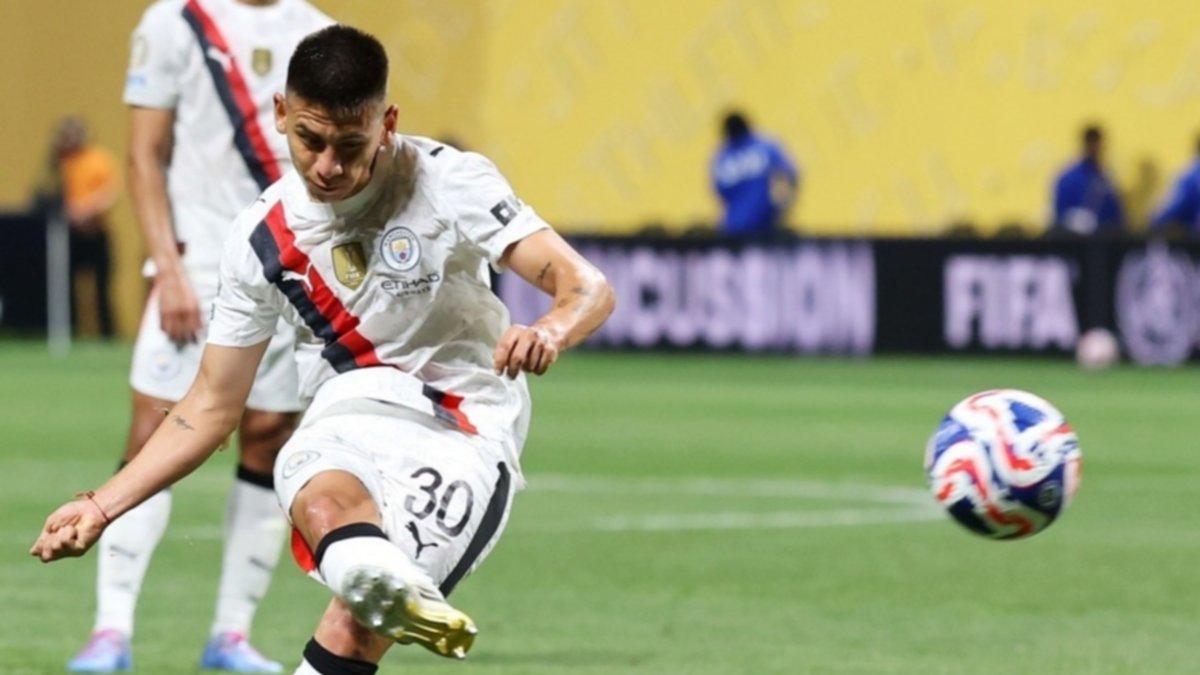 Golazo del "Diablito" Echeverri para la clasificación del City ante Al Ain