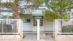 Indignación en una escuela rural por la designación de un docente denunciado por abuso