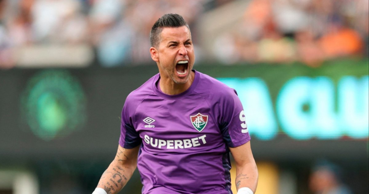 ¡Increíble! Fabio, el portero de 44 años que enamora al Mundial de Clubes con su estilo de vida único