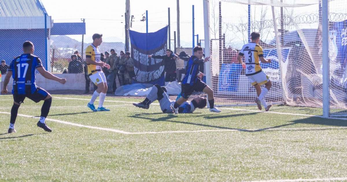 Fernando Riquelme, la carta de gol del Deportivo Rincón