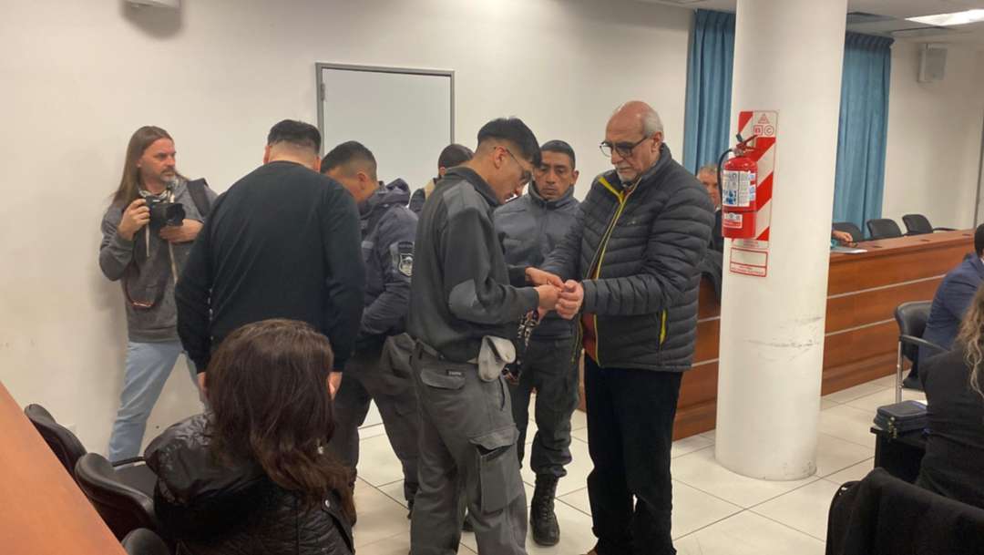 El fiscal aseguró que demostrarán que financiaban punteros del MPN con plata para los pobres