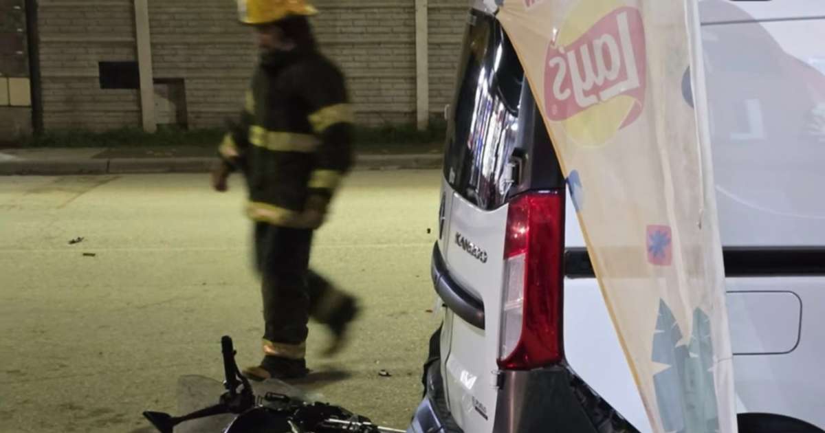Video impactante: un motociclista voló por el aire tras chocar con una ...