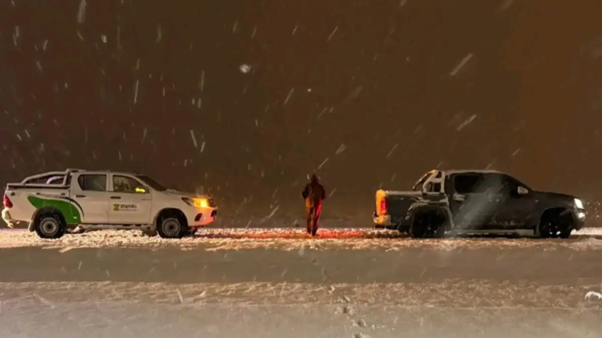 Ruta 40: un grupo de docentes quedó atrapado por la nieve y fue rescatado en condiciones extremas