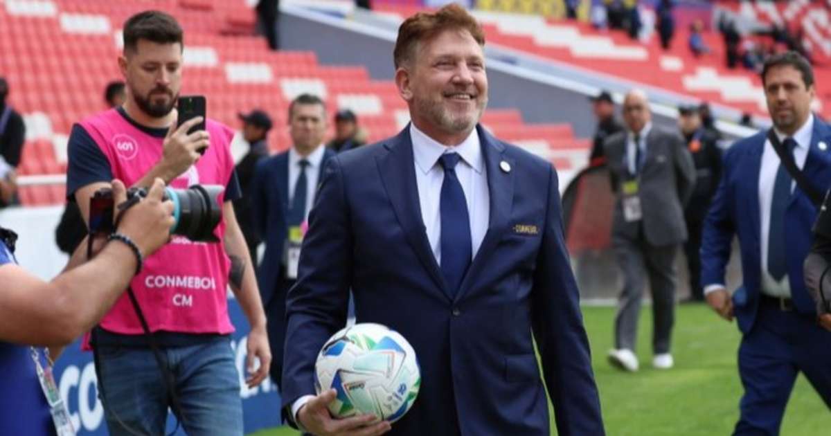 Imagen de la noticia "Alejandro Domínguez propone 64 selecciones para el Mundial 2030: el porqué" publicada por mejorinformado.com
