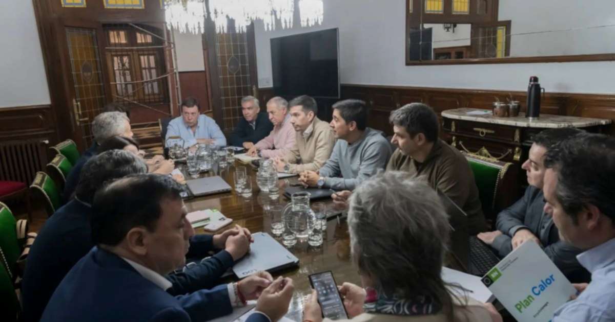 Imagen de la noticia "Alberto Weretilneck analiza prioridades de gestión y turismo en invierno" publicada por mejorinformado.com