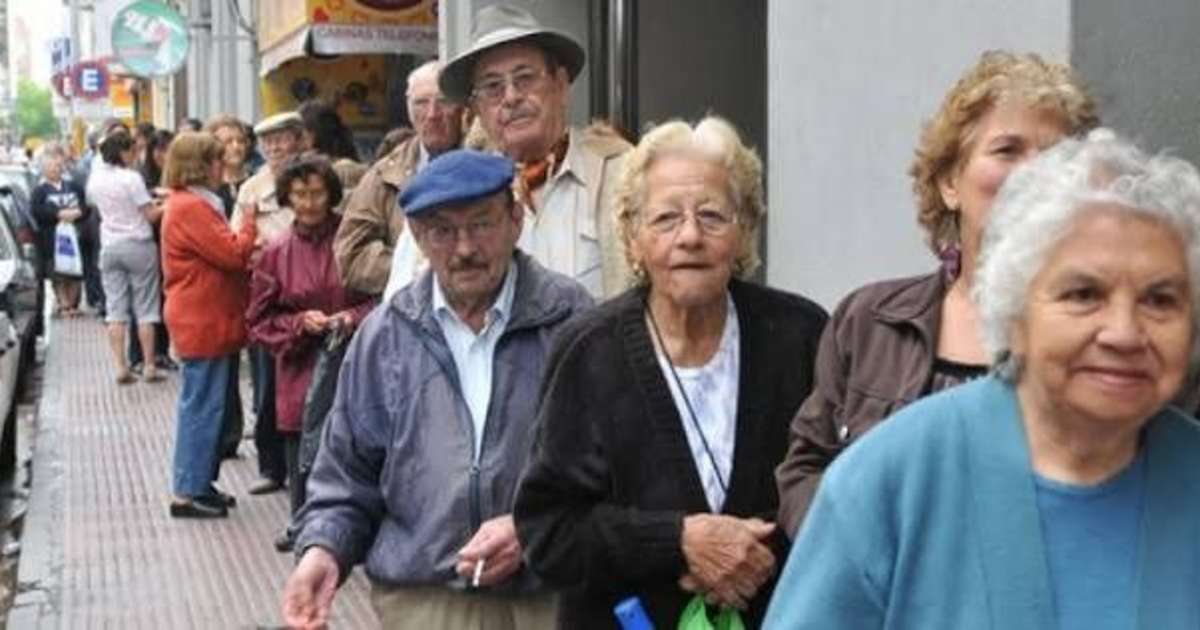 Imagen de la noticia "hacen falta 34 monotributistas para pagar una jubilación" publicada por mejorinformado.com